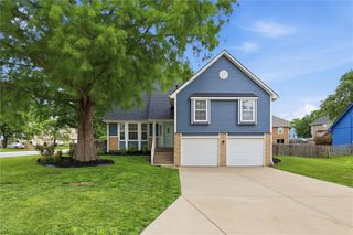 1906 Choctaw Drive, Greenwood, MO 64034