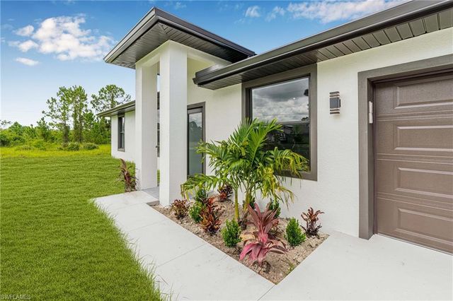460 Lampion AVE S, Lehigh Acres, FL 33974