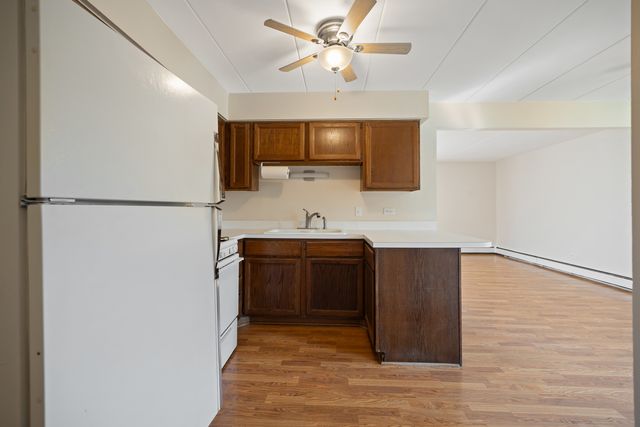 12830 S 71st Avenue 104, Palos Heights, IL 60463
