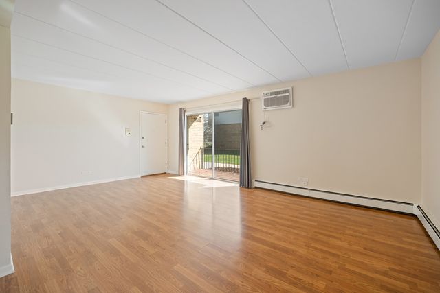 12830 S 71st Avenue 104, Palos Heights, IL 60463