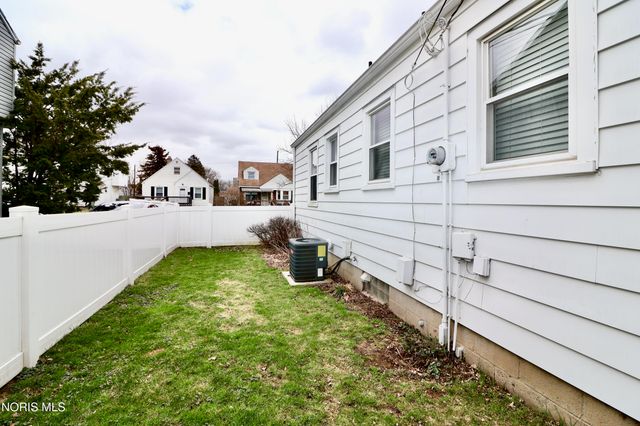 1532 Gould Road, Toledo, OH 43612