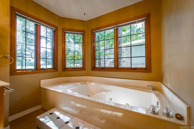 233 Snead Drive, Fairfield Bay, AR 72088