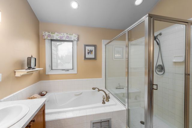 43121 Ashbury Drive, Novi, MI 48375