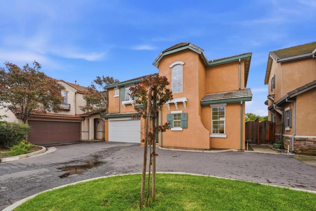 Image 2 of property listing at 374 Marquetry Court, San Jose, CA 95116