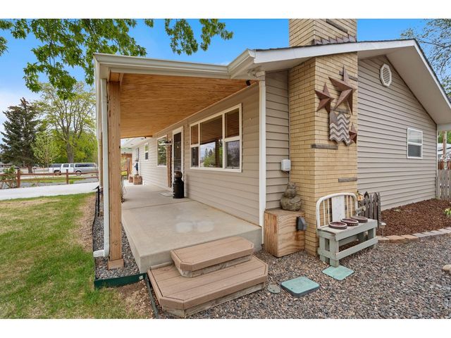 1225 N 4th St, Berthoud, CO 80513
