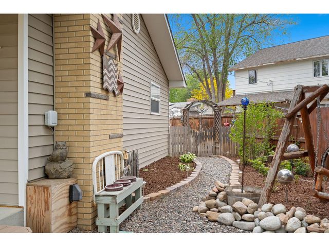 1225 N 4th St, Berthoud, CO 80513