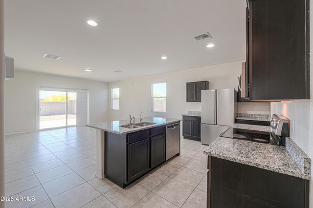 1043 W AVALON CANYON Drive, Casa Grande, AZ 85122