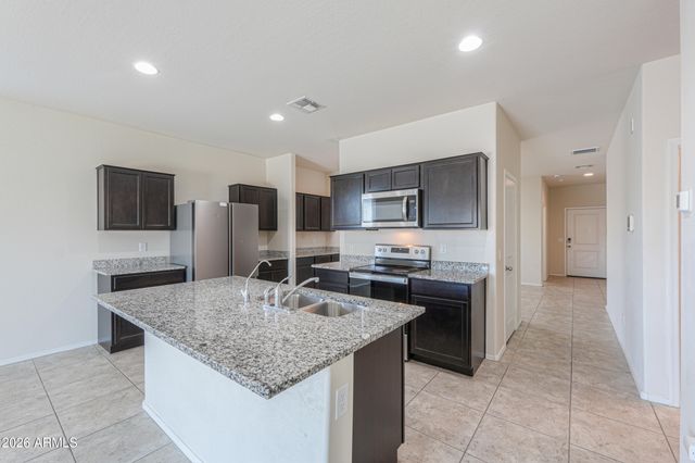 1043 W AVALON CANYON Drive, Casa Grande, AZ 85122