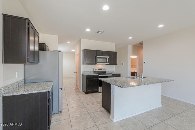 1043 W AVALON CANYON Drive, Casa Grande, AZ 85122