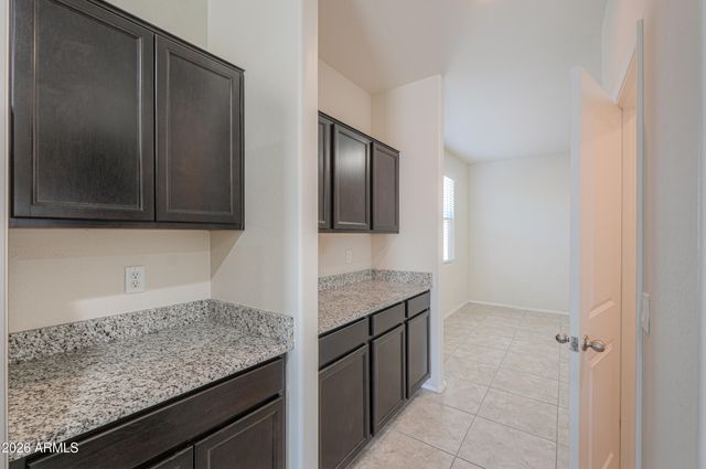 1043 W AVALON CANYON Drive, Casa Grande, AZ 85122