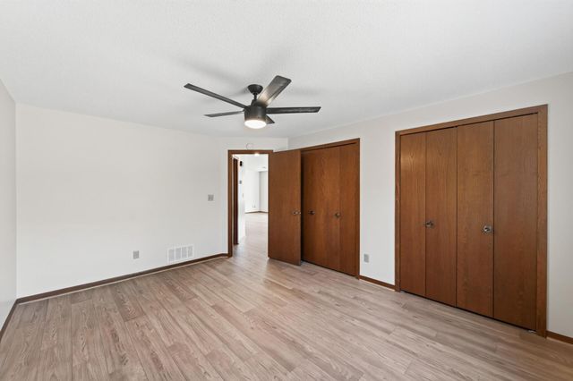 3630 Gershwin Lane N, Oakdale, MN 55128