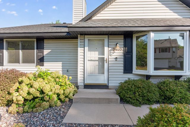 3630 Gershwin Lane N, Oakdale, MN 55128