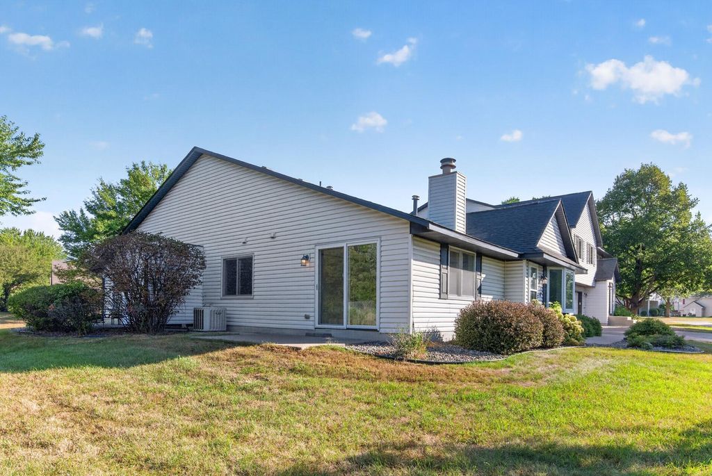 3630 Gershwin Lane N, Oakdale, MN 55128 — photo 3