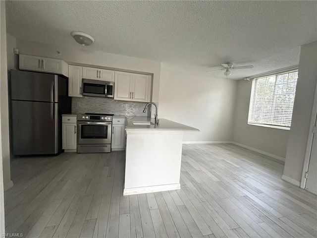 1260 Wildwood Lakes BLVD 107, Naples, FL 34104
