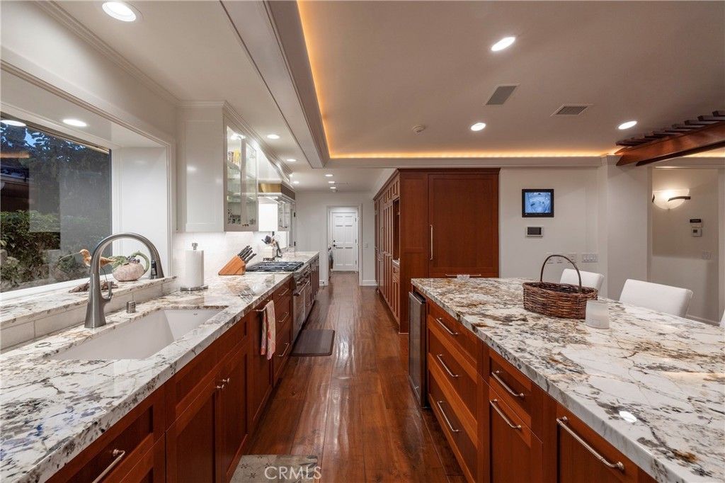 Image 14 of property listing at 1849 Seadrift, Corona Del Mar, CA 92625