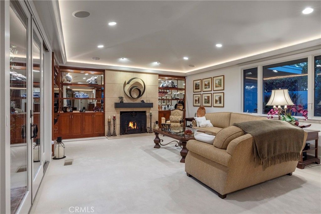 Image 17 of property listing at 1849 Seadrift, Corona Del Mar, CA 92625