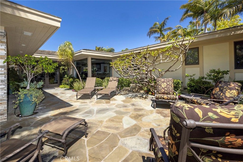 Image 5 of property listing at 1849 Seadrift, Corona Del Mar, CA 92625
