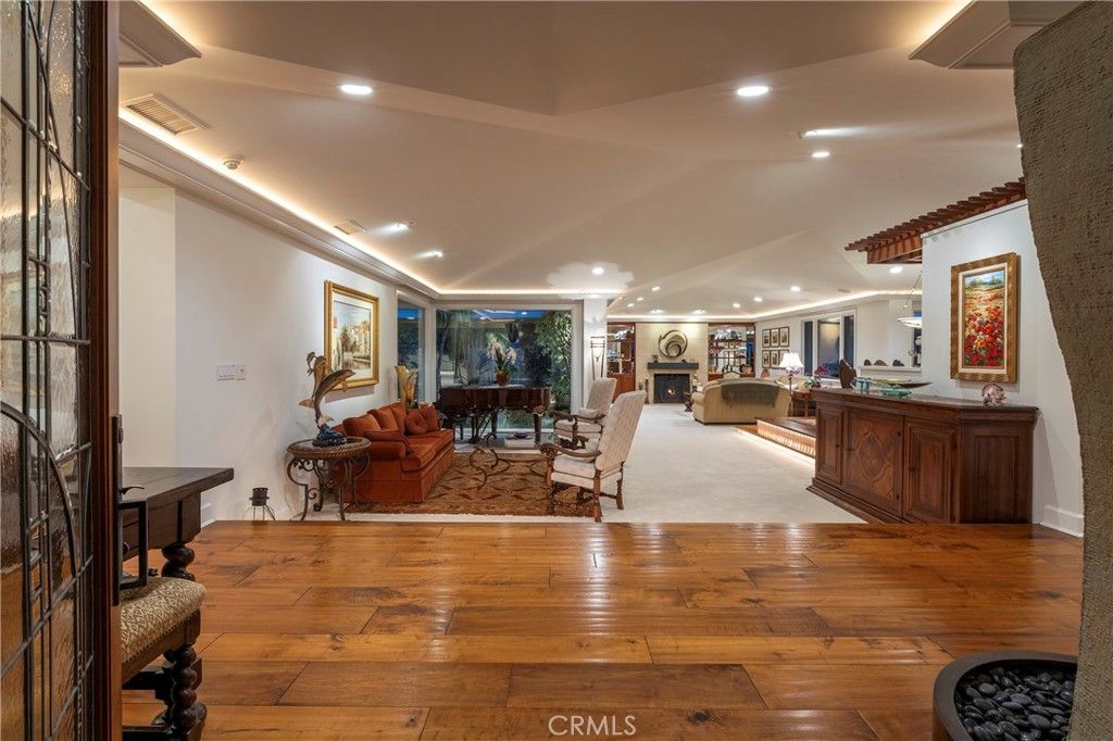 Image 7 of property listing at 1849 Seadrift, Corona Del Mar, CA 92625