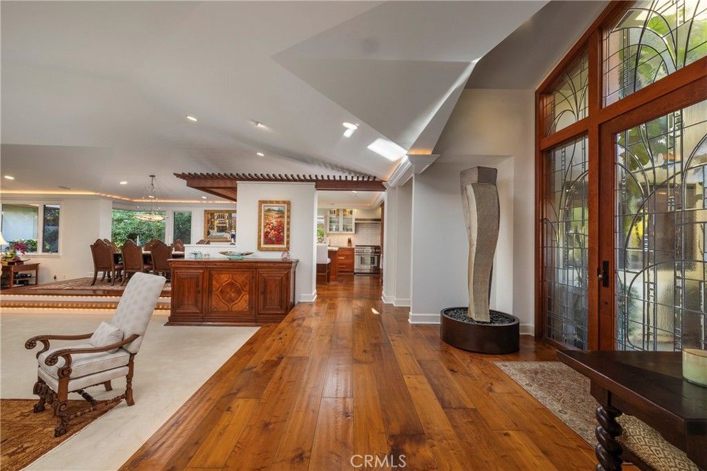 Image 8 of property listing at 1849 Seadrift, Corona Del Mar, CA 92625