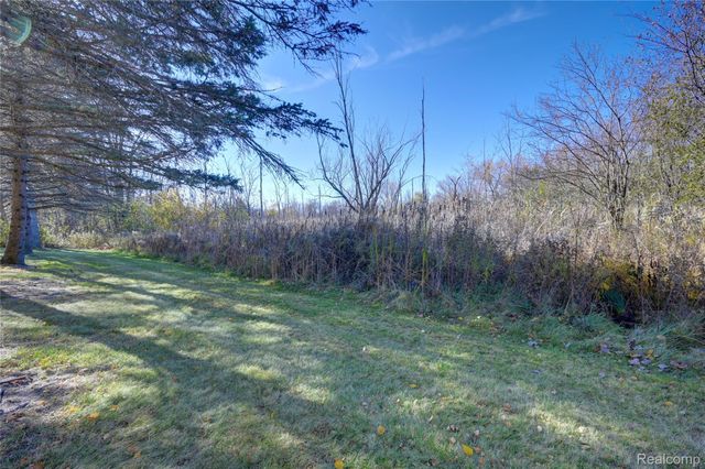 1946 White Birch Court, Rochester, MI 48309