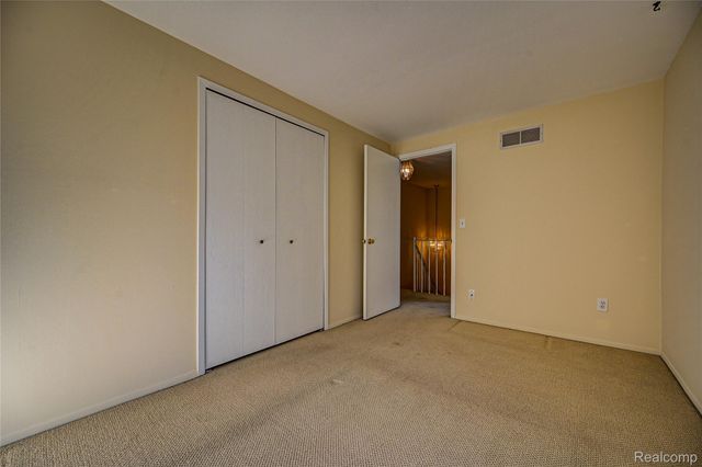1946 White Birch Court, Rochester, MI 48309