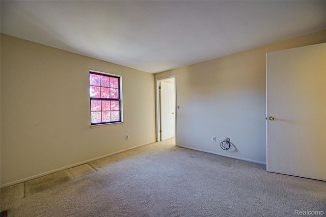 1946 White Birch Court, Rochester, MI 48309