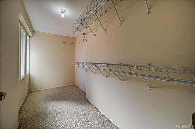1946 White Birch Court, Rochester, MI 48309