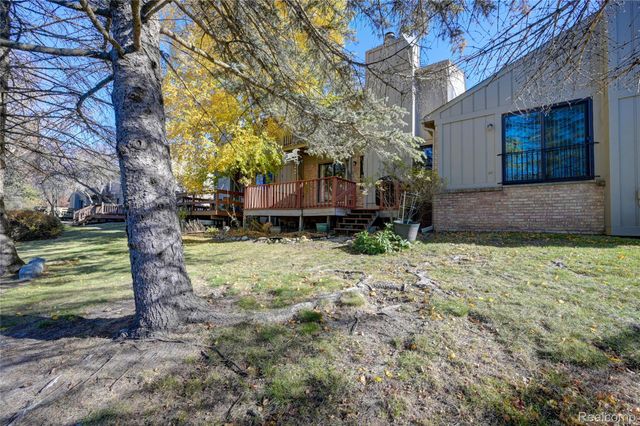 1946 White Birch Court, Rochester, MI 48309