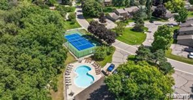 1946 White Birch Court, Rochester, MI 48309