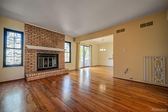 1946 White Birch Court, Rochester, MI 48309