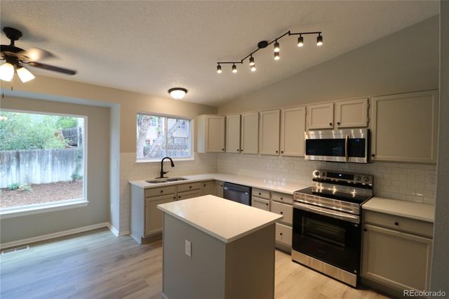 5566 S Ireland Street, Aurora, CO 80015