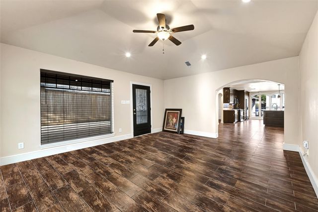 10519 Pleasanton Drive, Houston, TX 77038