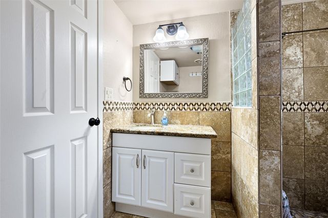 10519 Pleasanton Drive, Houston, TX 77038