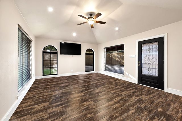 10519 Pleasanton Drive, Houston, TX 77038