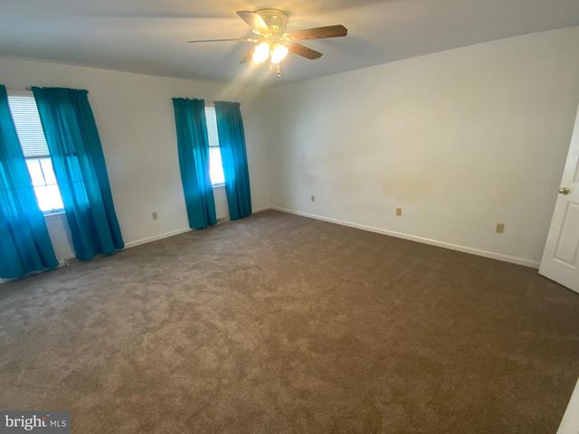 2530 BLARNEY DR, Harrisburg, PA 17112