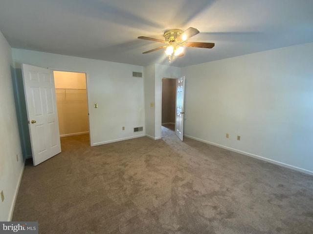 2530 BLARNEY DR, Harrisburg, PA 17112