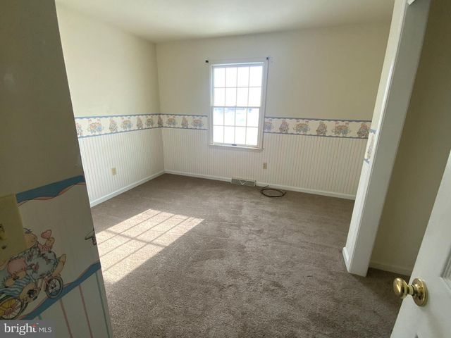 2530 BLARNEY DR, Harrisburg, PA 17112