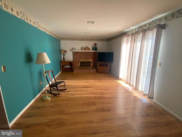 2530 BLARNEY DR, Harrisburg, PA 17112