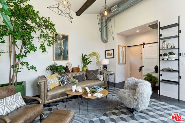 3671 Tilden Avenue, Los Angeles, CA 90034