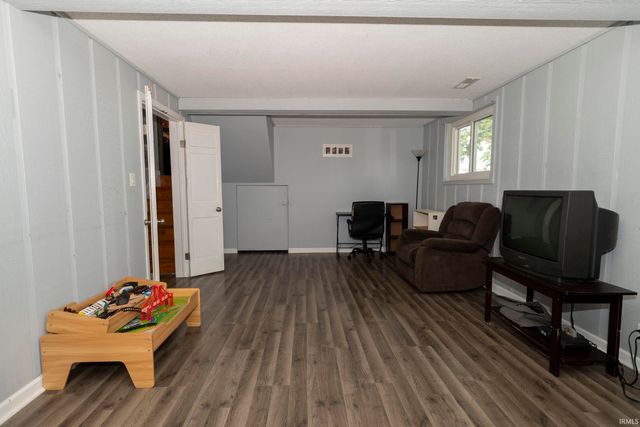 2653 Prescott Drive, Mishawaka, IN 46544
