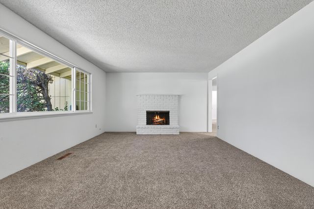 1996 Woodlawn Drive, Medford, OR 97504