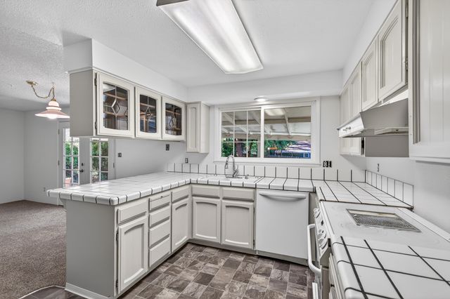 1996 Woodlawn Drive, Medford, OR 97504