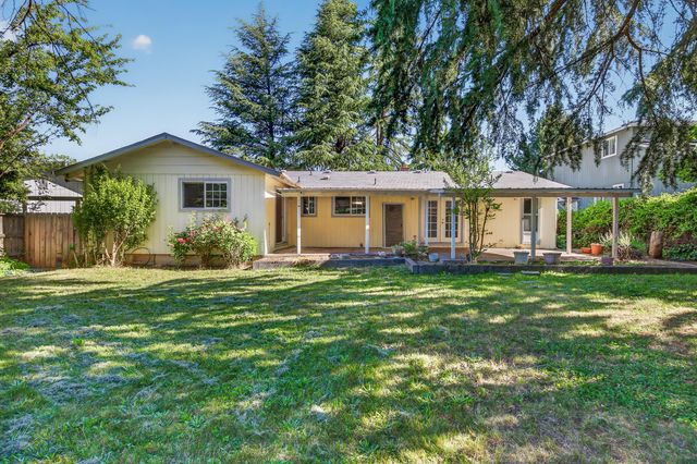 1996 Woodlawn Drive, Medford, OR 97504