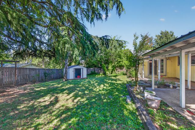 1996 Woodlawn Drive, Medford, OR 97504