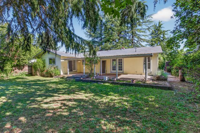 1996 Woodlawn Drive, Medford, OR 97504