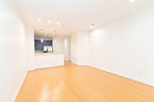 4122 Avondale Avenue 102, Dallas, TX 75219