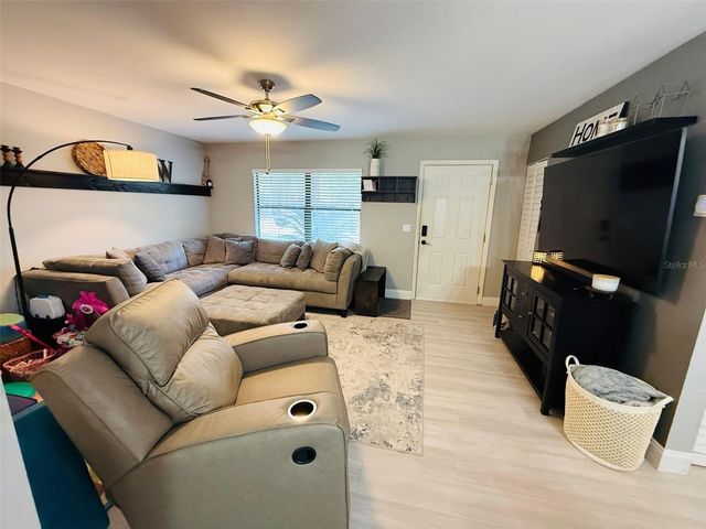 425 SW 257TH TERRACE, Newberry, FL 32669