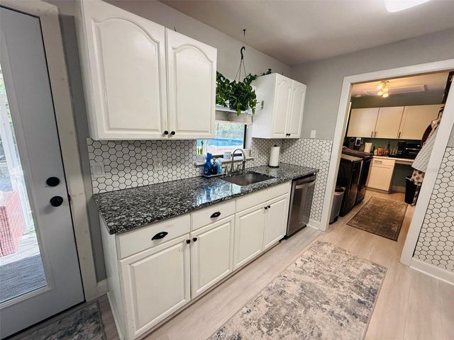 425 SW 257TH TERRACE, Newberry, FL 32669