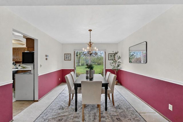 1634 River Oaks LANE, Mequon, WI 53092