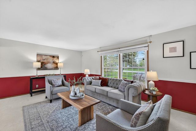 1634 River Oaks LANE, Mequon, WI 53092